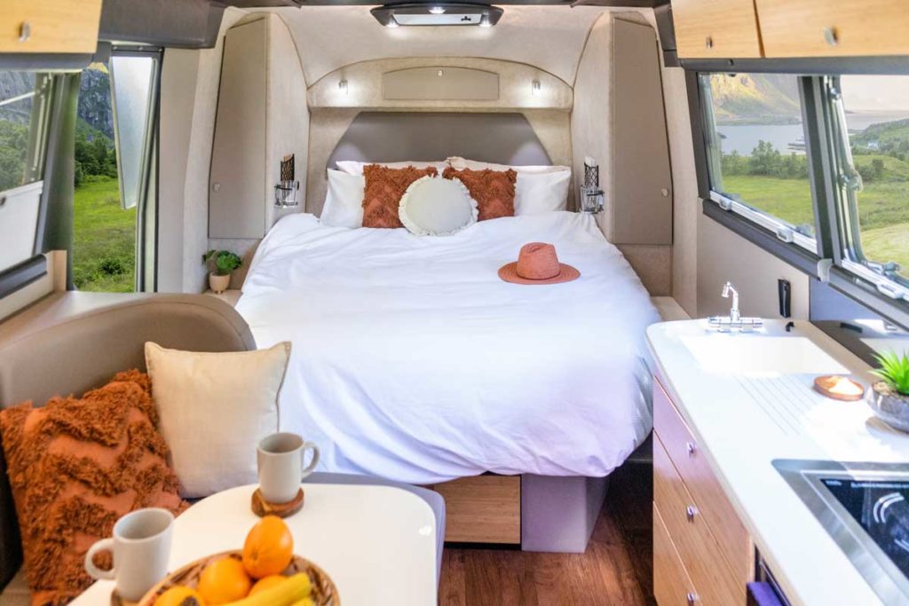 Kimberley-Kampers-Kruiser-S-Class-luxury-caravan-interior-bed-hero-1200px