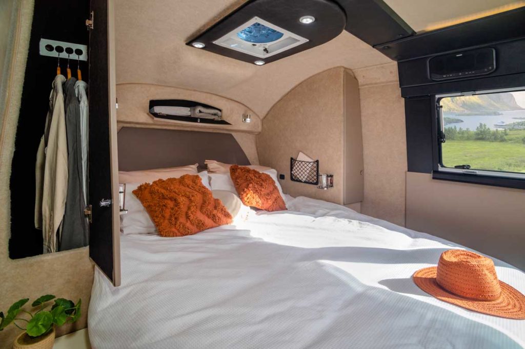 Kimberley-Kampers-Kruiser-S-Class-luxury-caravan-interior-bed-sleeping-1190px