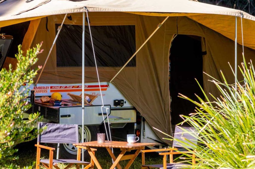 Kimberley-Kampers-off-road-camper-trailer-outdoor-eating-seating