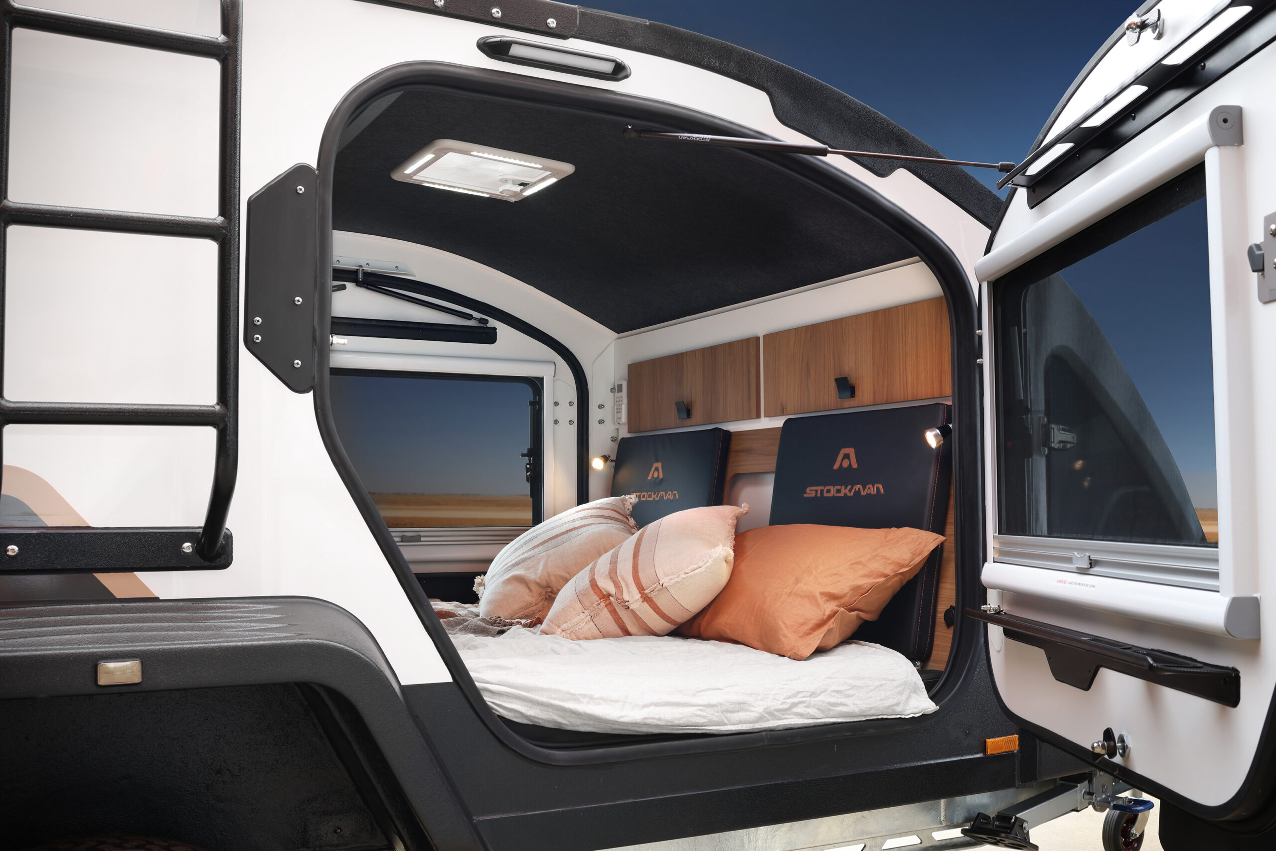 Rover 02: Compact Off-Road Capability with Smart Design