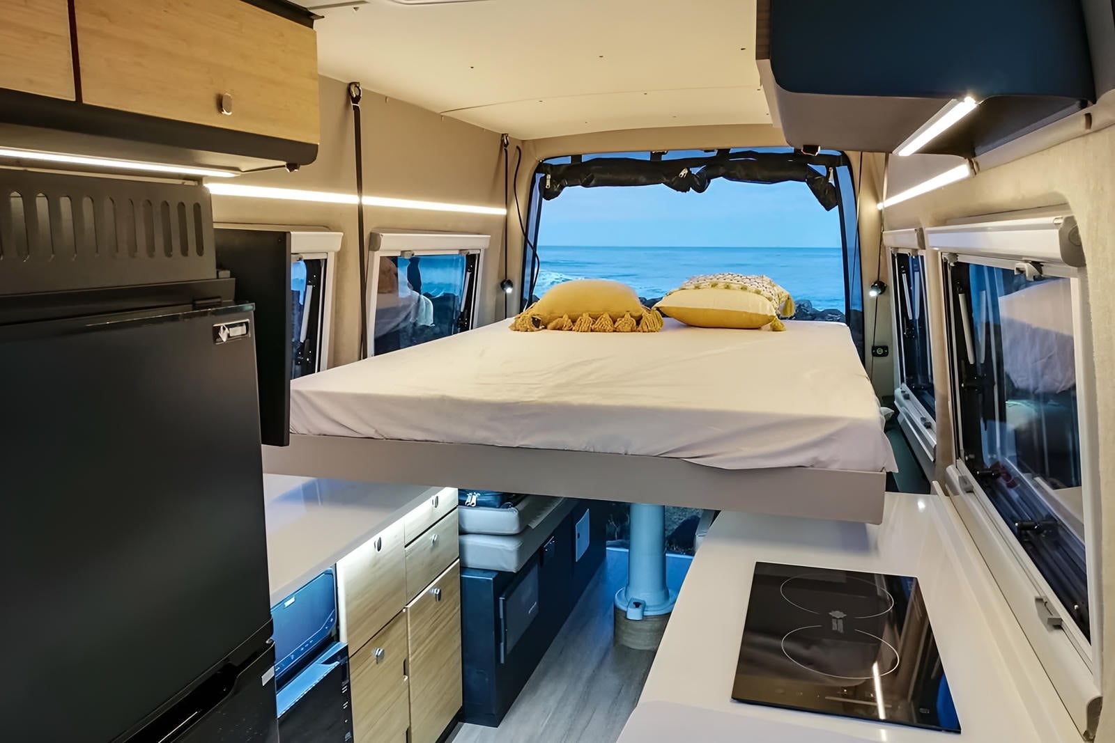 Kruiswagen: Residential-Style Motorhome Living