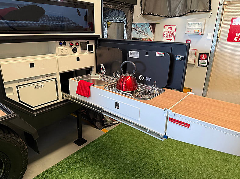 New 2025 Iconn E2 Hybrid: photo 10 of 11