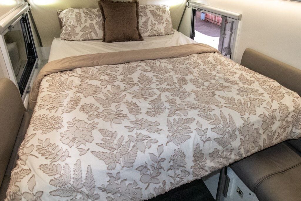Rhinomax Renegade 12 queen bed lowered