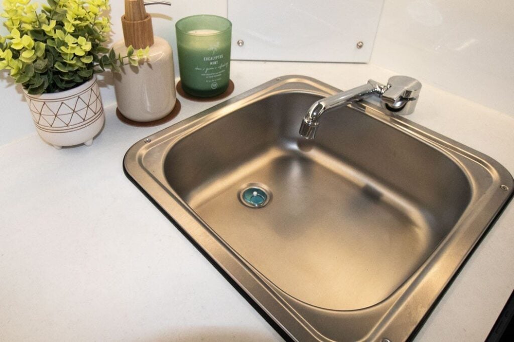 Rhinomax Renegade 12 Rhino-Stone benchtop and sink