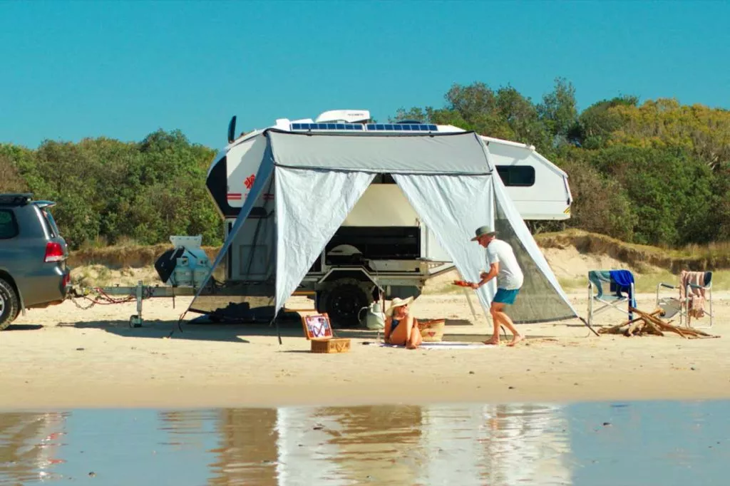 Kimberley-Kampers-hybrid-traveling-beach-campsite-2-1190px